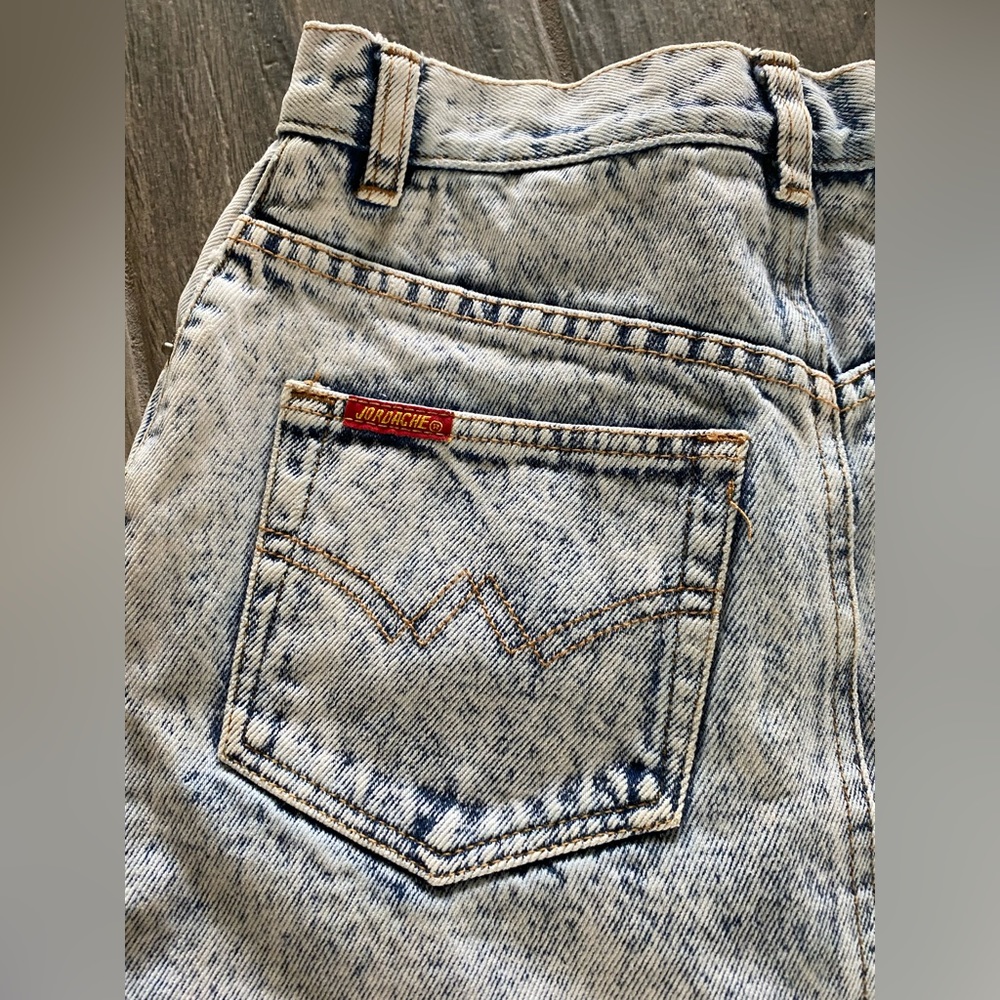 Vintage Jordache White Wash Denim Skirt with Lace Heart! 7/8 💙 - Picture 8 of 8